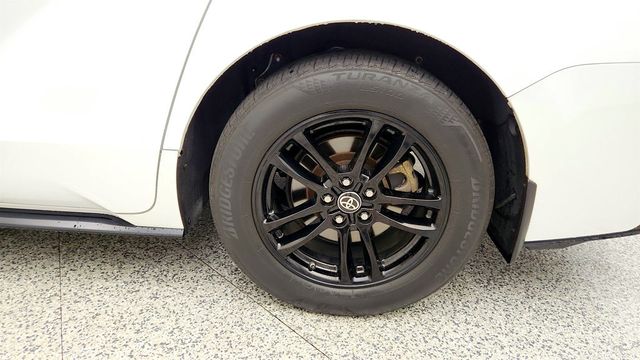 2023 Toyota Sienna XSE 25th Anniversary AWD 7-Passenger w/ Rear Entertainment - 23038917 - 8