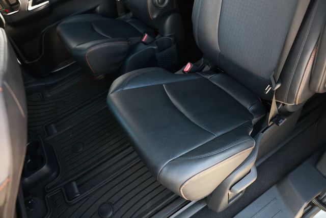 2023 Toyota Sienna XSE FWD 7-Passenger - 23071000 - 12
