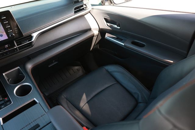 2023 Toyota Sienna XSE FWD 7-Passenger - 23071000 - 25
