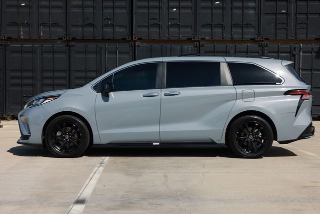 2023 Toyota Sienna XSE FWD 7-Passenger - 23071000 - 3