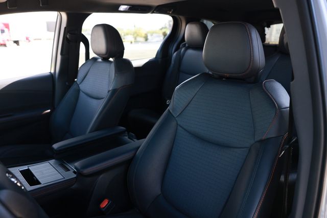 2023 Toyota Sienna XSE FWD 7-Passenger - 23071000 - 8