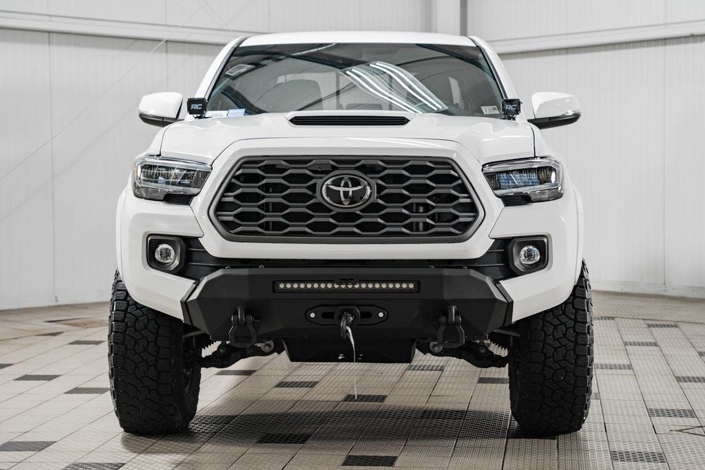 2023 Toyota Tacoma TRD Sport photo 2