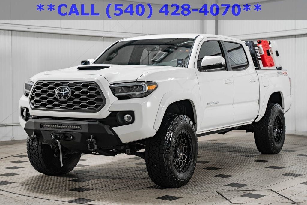 2023 Toyota Tacoma TRD Sport photo 3