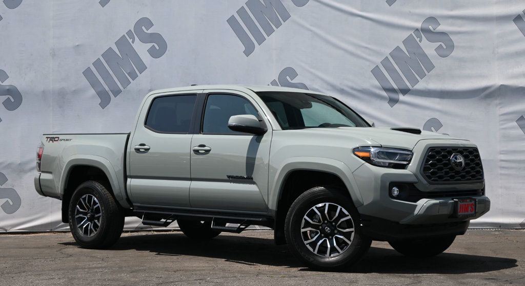 2023 Toyota Tacoma TRD Sport Double Cab V6 photo 3