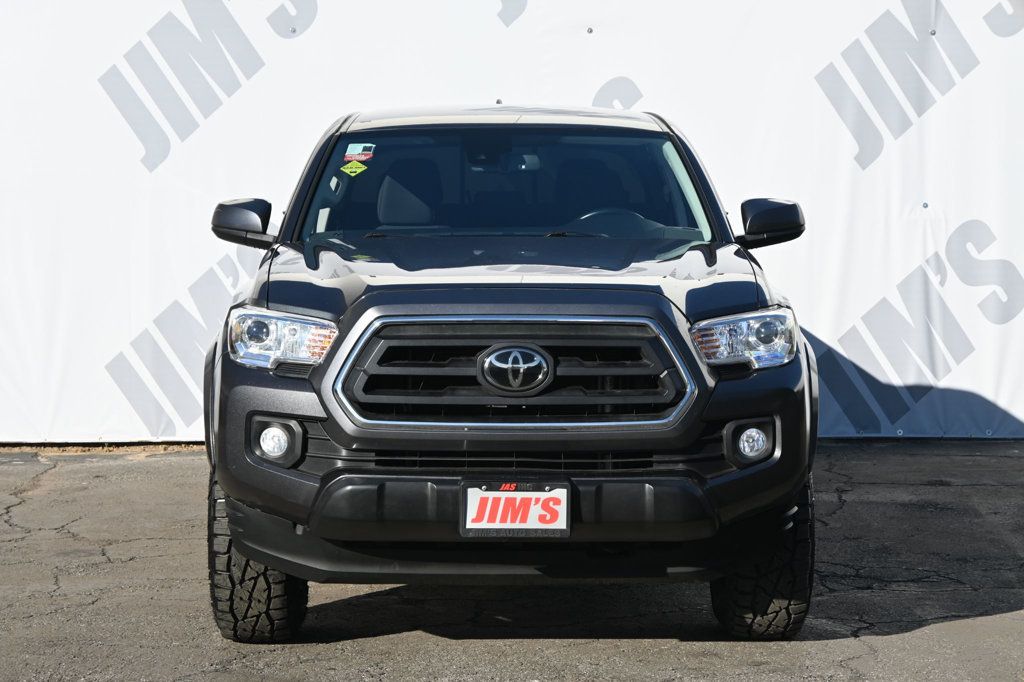 Toyota Tacoma photo 2