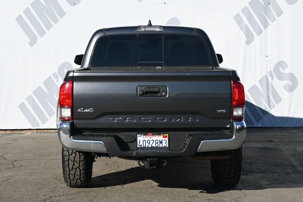Toyota Tacoma photo 5