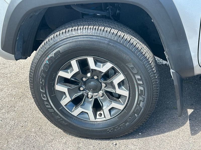 2023 Toyota Tacoma 4WD TRD Off-Road - 23024045 - 11