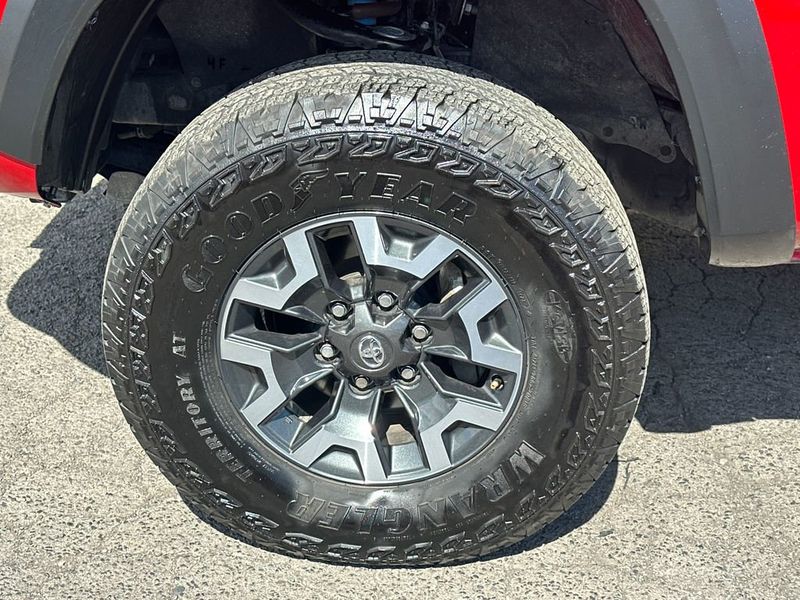 2023 Toyota Tacoma 4WD TRD Off-Road - 23058260 - 11