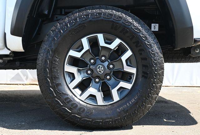 2023 Toyota Tacoma 4WD TRD Off Road Double Cab  - 23024369 - 6