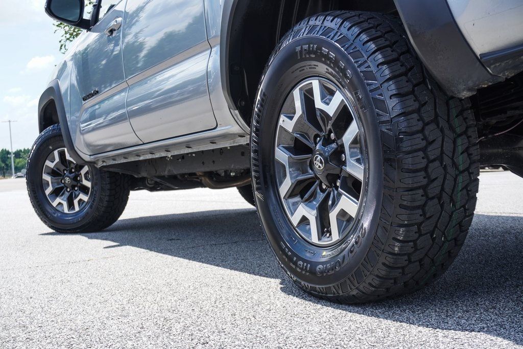 2023 Toyota Tacoma 4x4 TRD Double Cab V6 photo 9