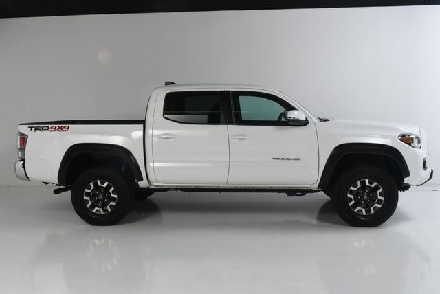 2023 Toyota Tacoma 4WD TRD Off Road Double Cab 5' Bed V6 MT - 22743032 - 3