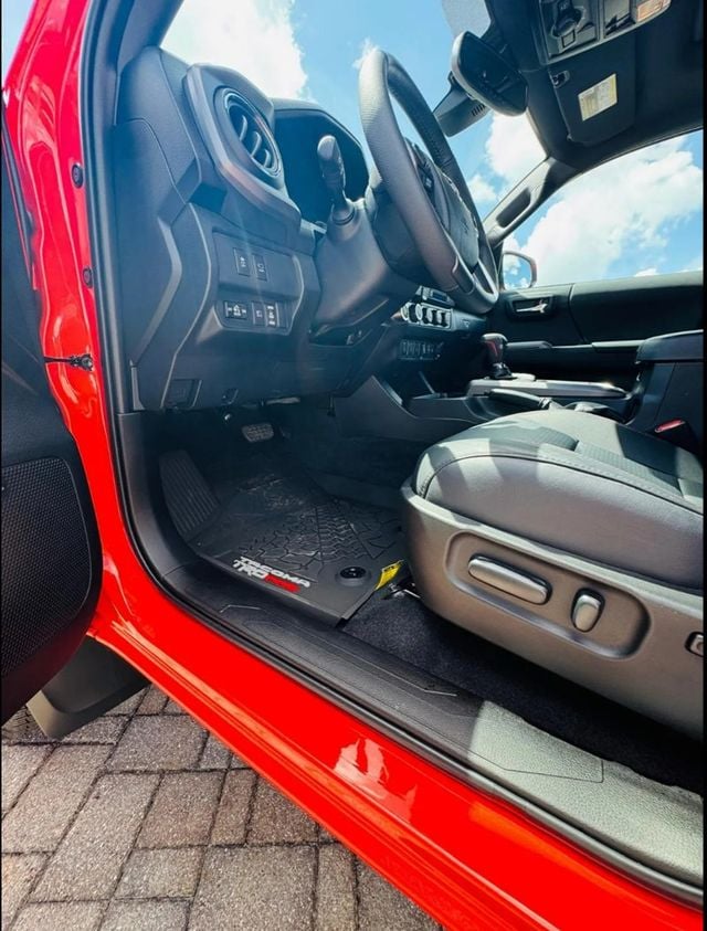 2023 Toyota Tacoma 4WD TRD Pro Double Cab 5' Bed V6 Automatic - 22938499 - 33