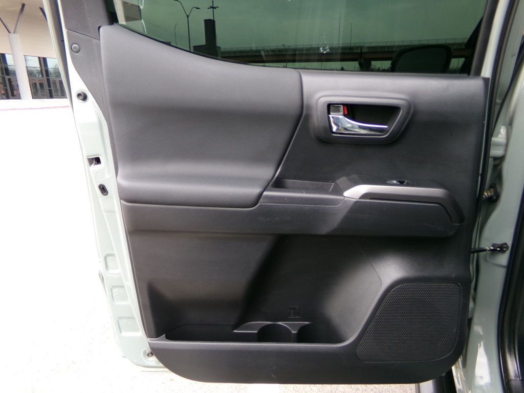 2023 Toyota Tacoma 4WD TRD Sport Double Cab 5' Bed V6 Automatic - 22977730 - 11