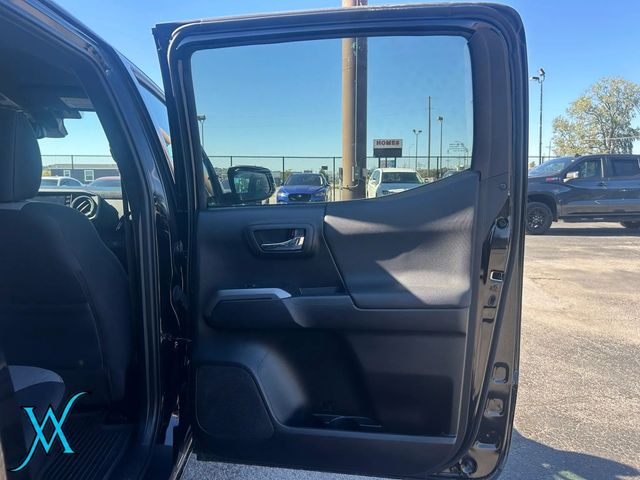 2023 Toyota Tacoma Double Cab TRD Off-Road Pickup 4D 5 ft - 23097858 - 19