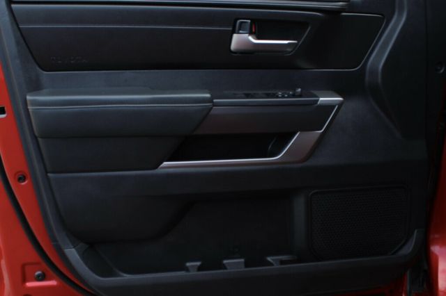2023 Toyota Tundra 4WD 1 OWNER 4WD CREWMAX LOADED TRD SPORT PREMIUM, LEATHER 14' SCREEN - 23047448 - 18