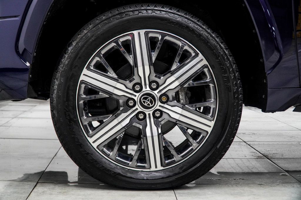 Toyota Tundra photo 16