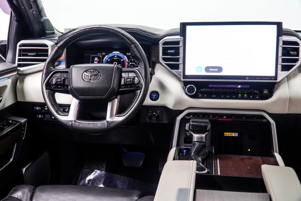 Toyota Tundra photo 18