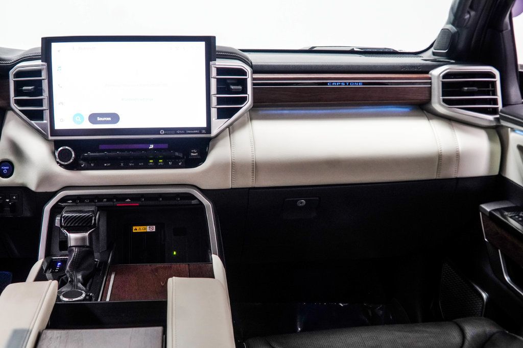 Toyota Tundra photo 19