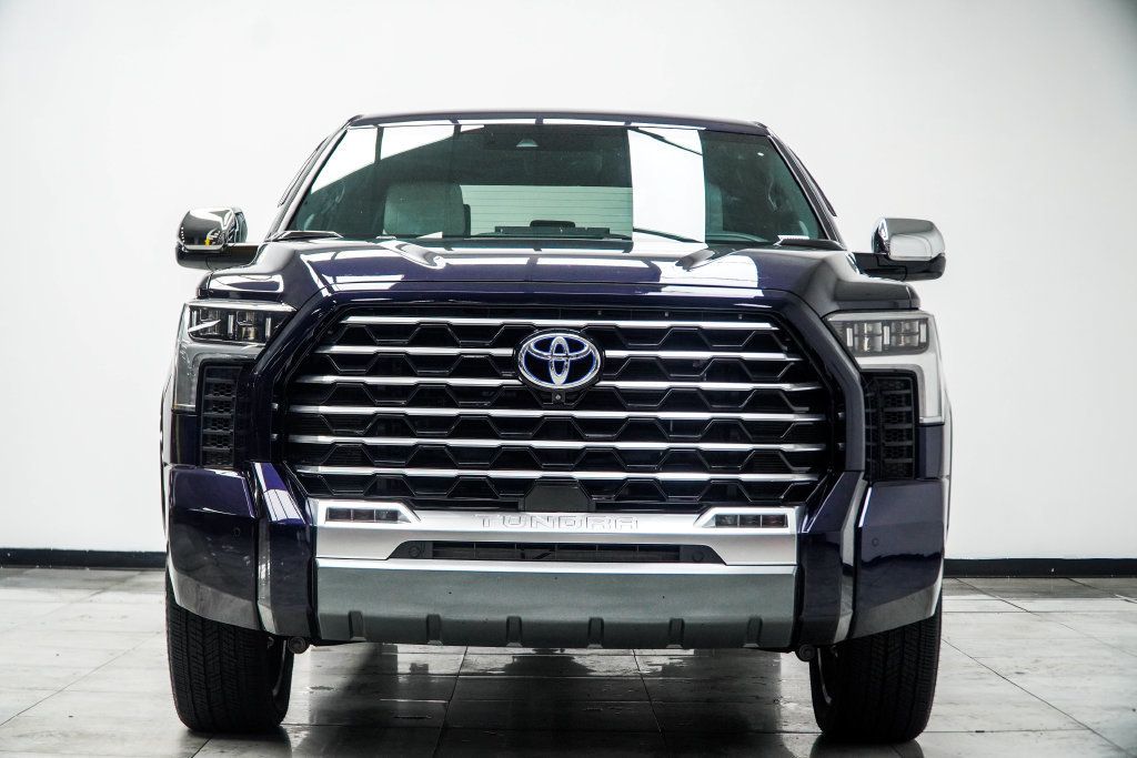 Toyota Tundra photo 8