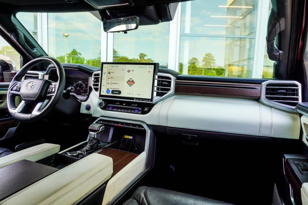Toyota Tundra photo 19