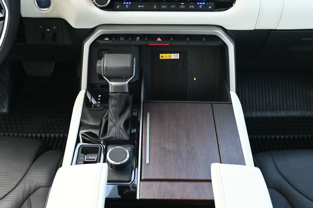 2023 Toyota Tundra 4WD Capstone Hybrid CrewMax 4X4 - 22915227 - 17