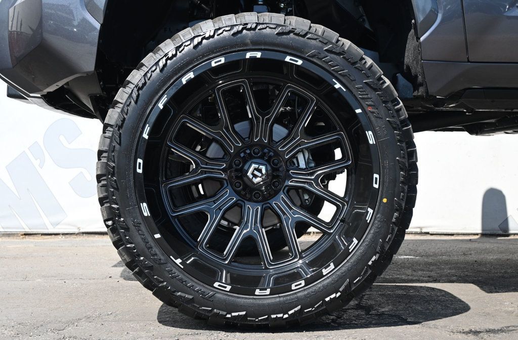 2023 Toyota Tundra CapStone CrewMax photo 4