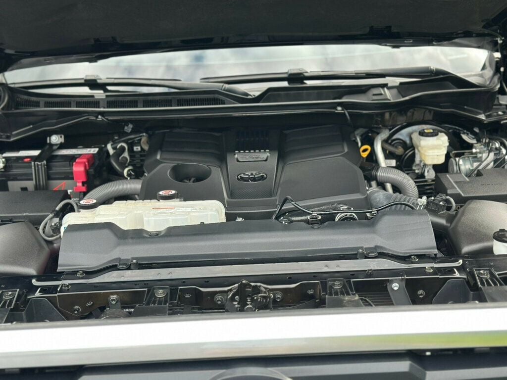 2023 Toyota Tundra Limited CrewMax photo 14