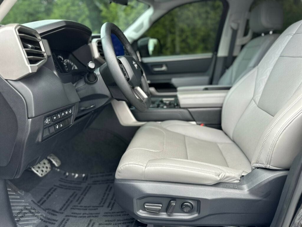 2023 Toyota Tundra Limited CrewMax photo 18