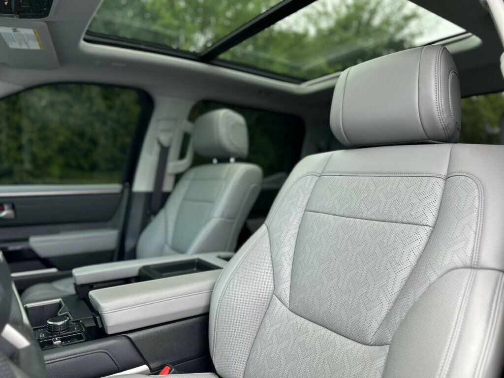 2023 Toyota Tundra Limited CrewMax photo 20