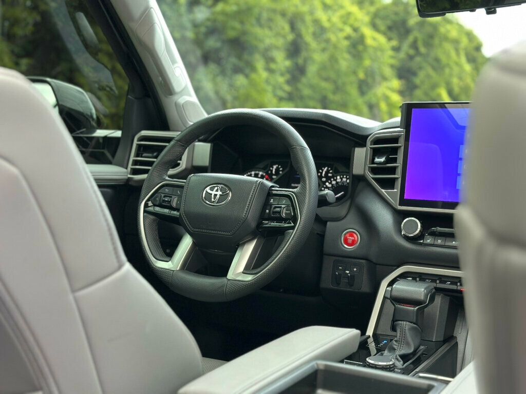 2023 Toyota Tundra Limited CrewMax photo 30