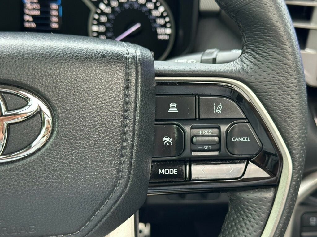 2023 Toyota Tundra Limited CrewMax photo 33