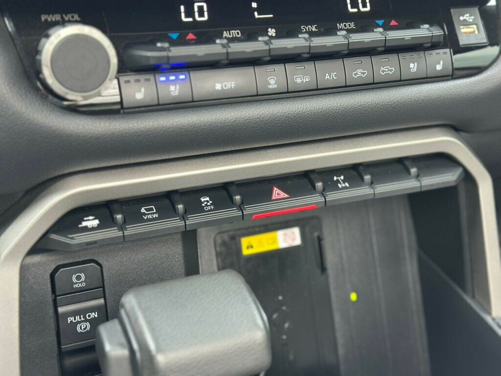 2023 Toyota Tundra Limited CrewMax photo 43
