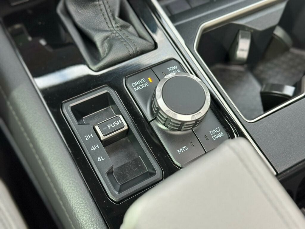 2023 Toyota Tundra Limited CrewMax photo 46
