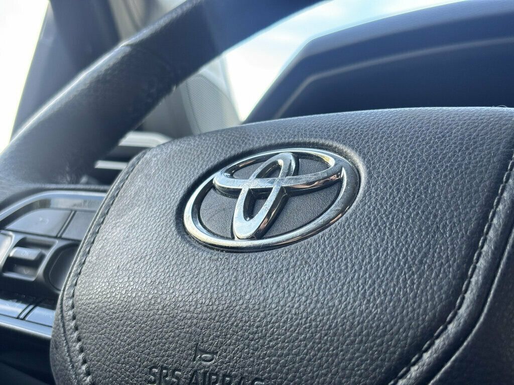 2023 Toyota Tundra 4WD Limited CrewMax 5.5' Bed 3.5L - 23095773 - 35