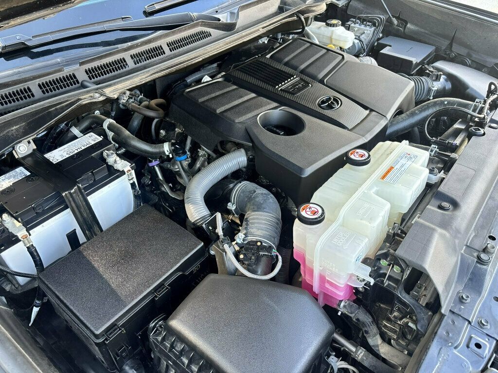 2023 Toyota Tundra 4WD Limited CrewMax 5.5' Bed 3.5L - 23095773 - 42