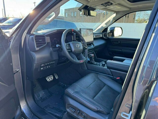 2023 Toyota Tundra 4WD LocalTrade/TRD-Pro/PanoramicRoof/BlindSpotMonitor/BackupCamera - 22733210 - 7