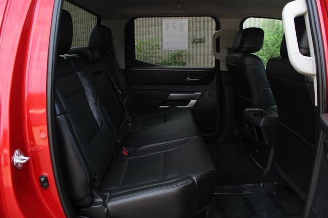 2023 Toyota Tundra 4WD ONE OWNER 4WD SR5 CREWMAX W/ TRD SPORT PKG, LEATHER, 14' SCREEN - 23047448 - 9