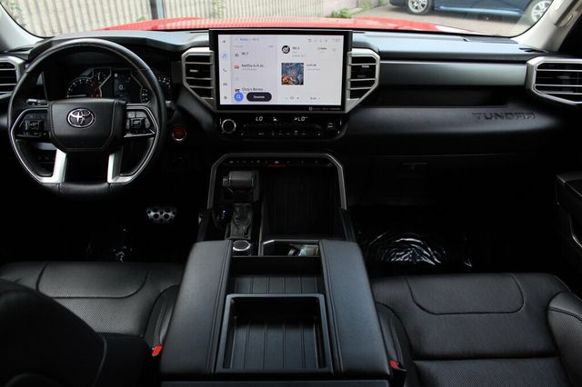 2023 Toyota Tundra 4WD ONE OWNER 4WD SR5 CREWMAX W/ TRD SPORT PKG, LEATHER, 14' SCREEN - 23047448 - 11