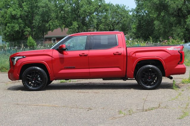 2023 Toyota Tundra 4WD ONE OWNER 4WD SR5 CREWMAX W/ TRD SPORT PKG, LEATHER, 14' SCREEN - 23047448 - 16