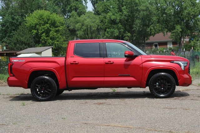 2023 Toyota Tundra 4WD ONE OWNER 4WD SR5 CREWMAX W/ TRD SPORT PKG, LEATHER, 14' SCREEN - 23047448 - 1