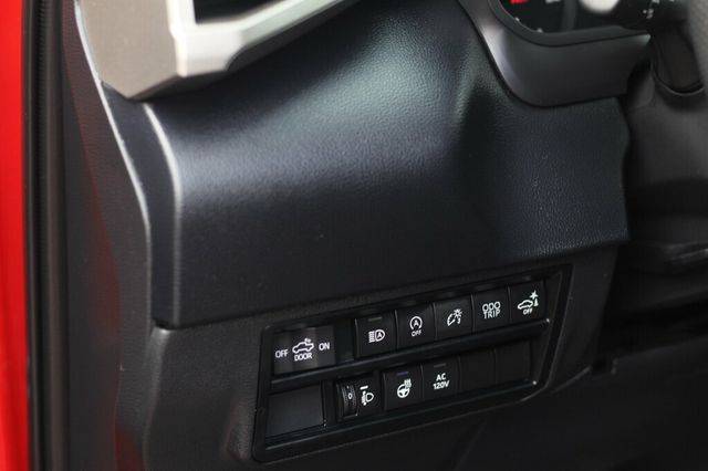 2023 Toyota Tundra 4WD ONE OWNER 4WD SR5 CREWMAX W/ TRD SPORT PKG, LEATHER, 14' SCREEN - 23047448 - 20