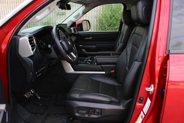 2023 Toyota Tundra 4WD ONE OWNER 4WD SR5 CREWMAX W/ TRD SPORT PKG, LEATHER, 14' SCREEN - 23047448 - 21