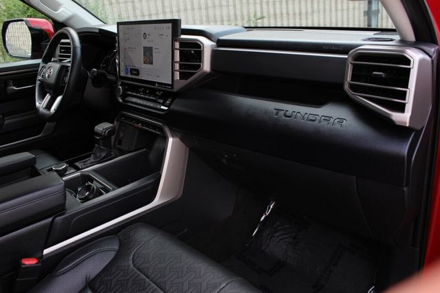 2023 Toyota Tundra 4WD ONE OWNER 4WD SR5 CREWMAX W/ TRD SPORT PKG, LEATHER, 14' SCREEN - 23047448 - 8
