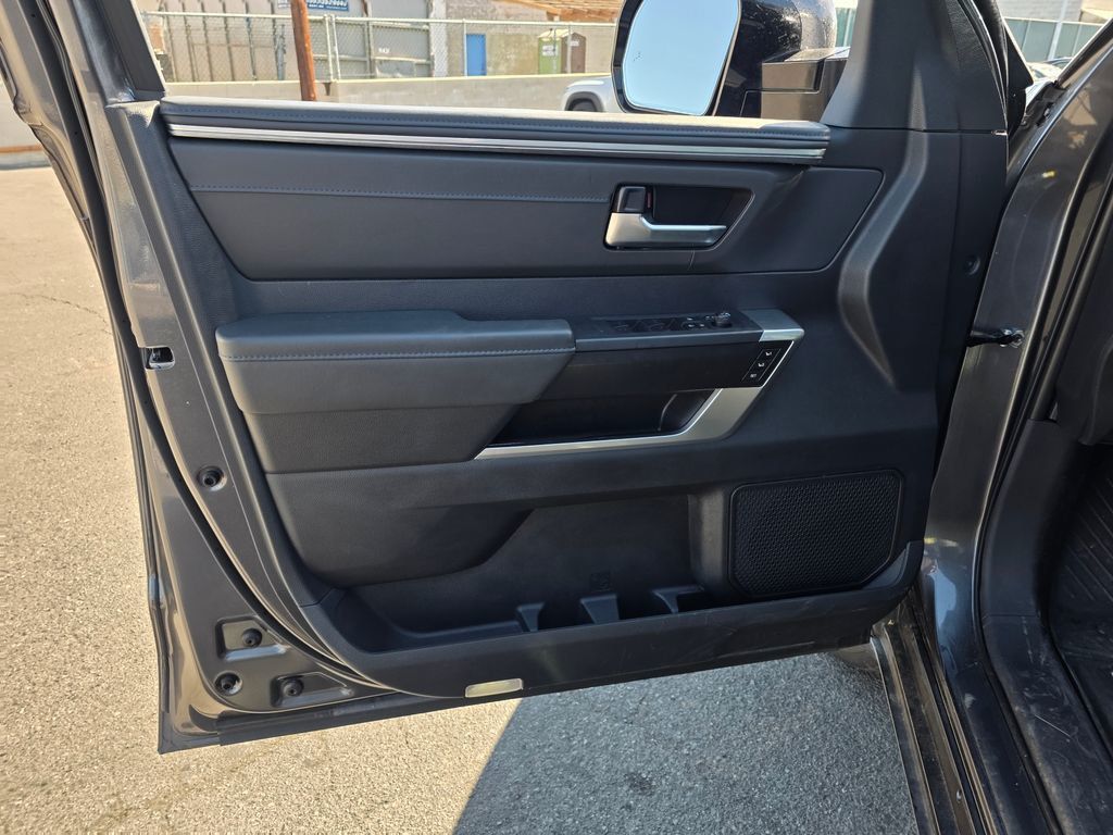 2023 Toyota Tundra 4WD Platinum - 23001030 - 16