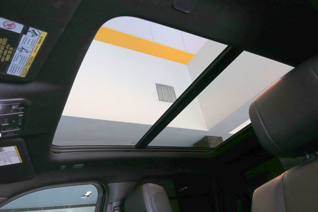2023 Toyota Tundra 4WD Platinum CrewMax 5.5' Bed 3.5L - 23068546 - 33