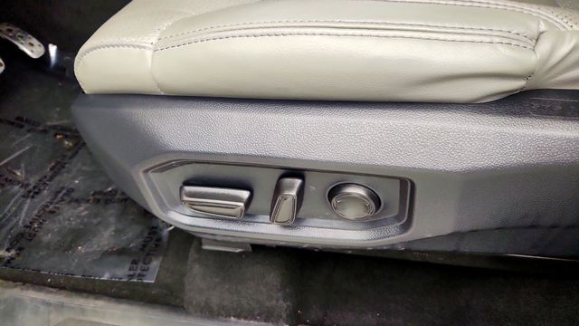 2023 Toyota Tundra 4WD SR5 CrewMax 5.5' Bed - 23092889 - 10