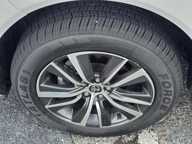 2023 Toyota Venza LE AWD - 23075997 - 28