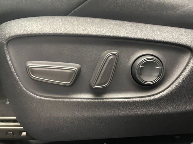 2023 Toyota Venza Nightshade AWD - 22924766 - 13