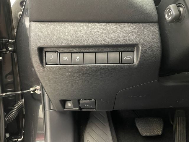 2023 Toyota Venza Nightshade AWD - 22924766 - 19