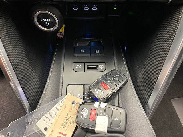 2023 Toyota Venza Nightshade AWD - 22924766 - 28